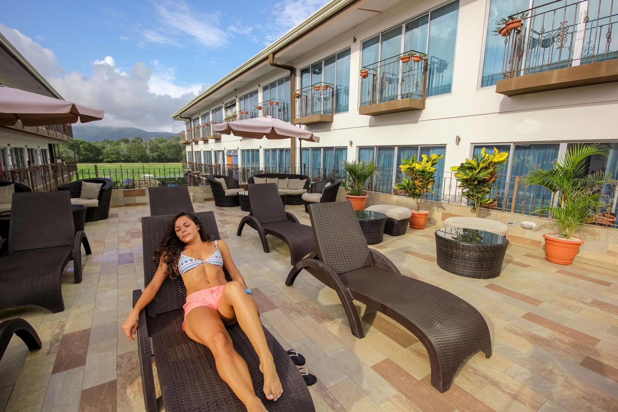 Beachfront Hotel Tramonto ハコ エクステリア 写真
